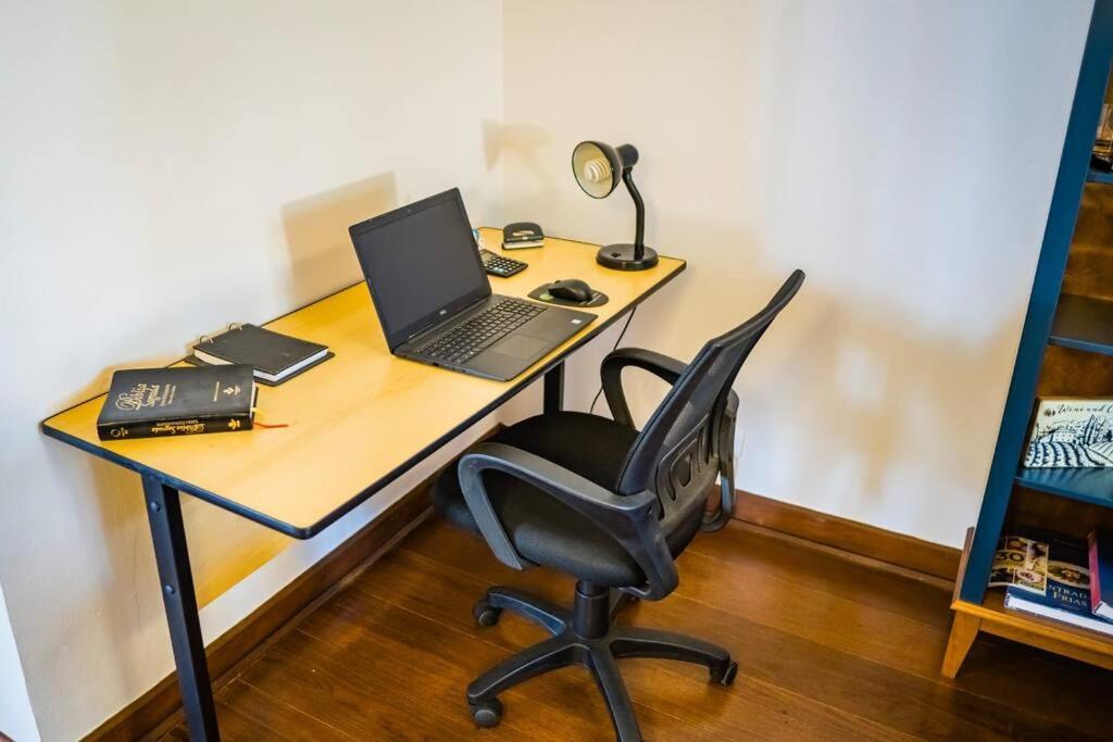 L 11 - Conforto E Otima Localizacao Apartamento *
