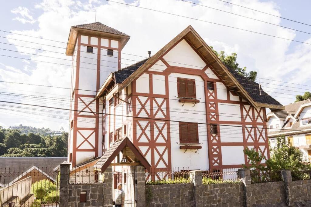 L 11 - Conforto E Otima Localizacao Apartamento