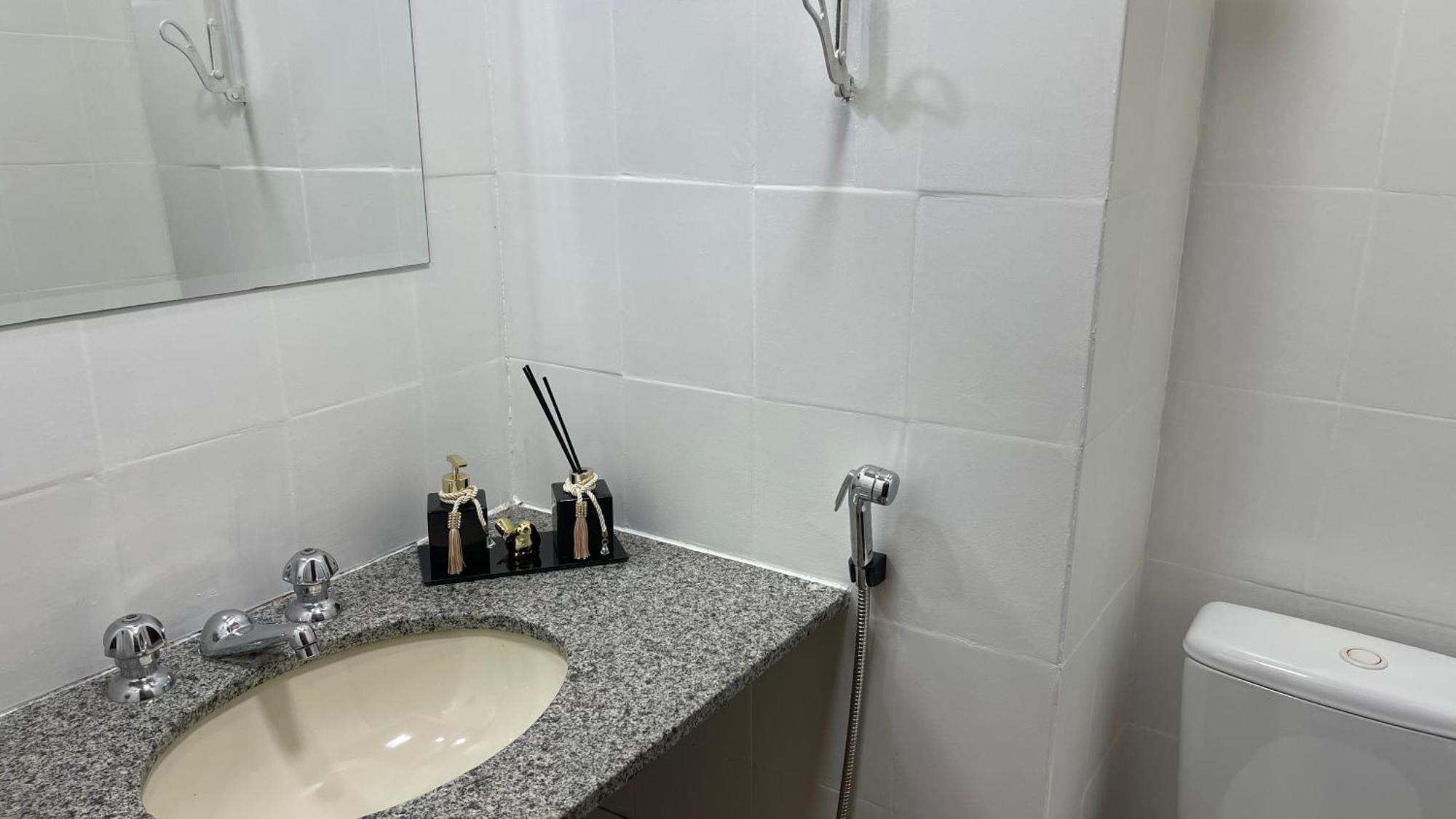 L 11 - Conforto E Otima Localizacao Apartamento